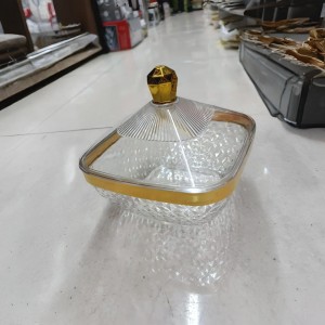 مضيفة اكريليك مثلج مربع وسط مع وسط ذهبي وغطاء رأس ذهبي - تمرية / جاط معمول